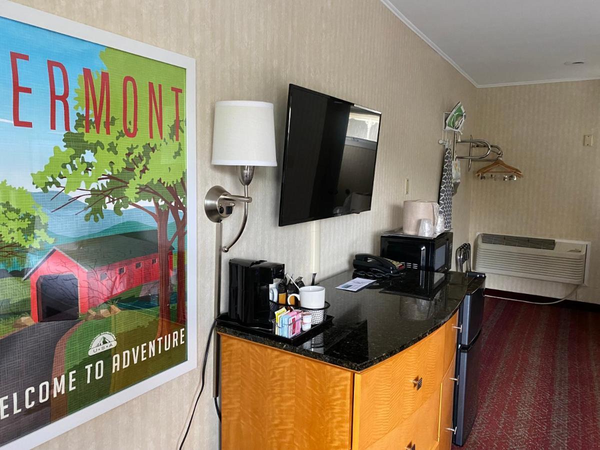 The Black Mountain Inn Brattleboro Esterno foto