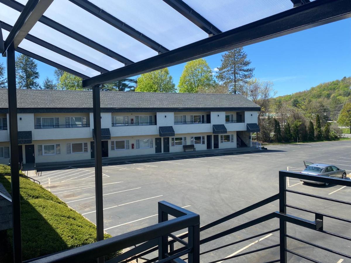 The Black Mountain Inn Brattleboro Esterno foto